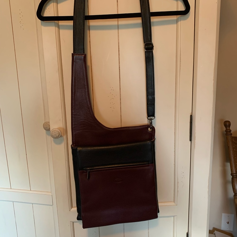 Genuine Italian Leather Cross Body Purse NWOT Burgundy & Black